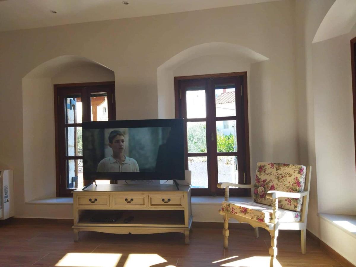Willa Tsolakis Luxury House Leonídion Zewnętrze zdjęcie