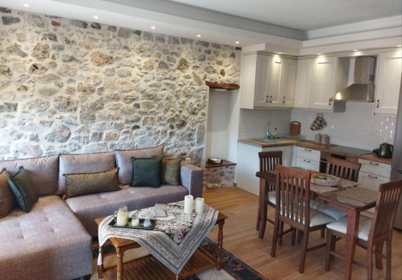 Willa Tsolakis Luxury House Leonídion Zewnętrze zdjęcie
